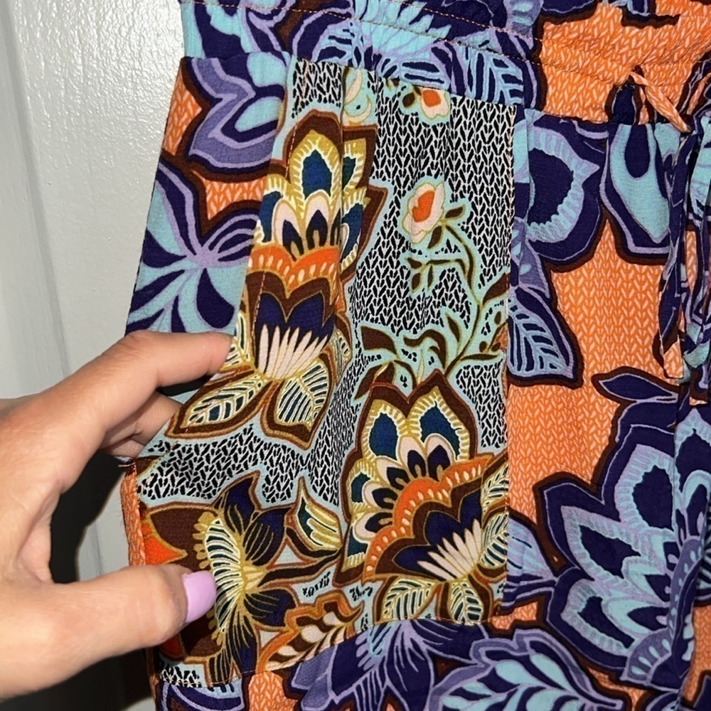 Loft beautiful tropical mini skirt - size small - Picture 3 of 7